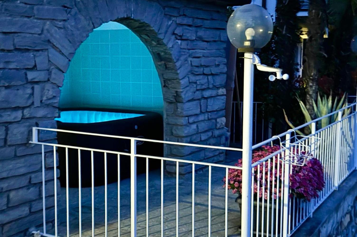 Villa Fantastica Carate Urio Buitenkant foto